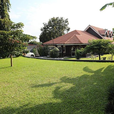 Stallion Place - Bed And Breakfast คัมพาลา ภายนอก รูปภาพ