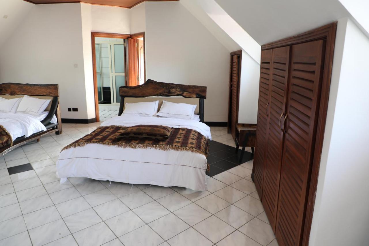 Stallion Place - Bed And Breakfast คัมพาลา ภายนอก รูปภาพ
