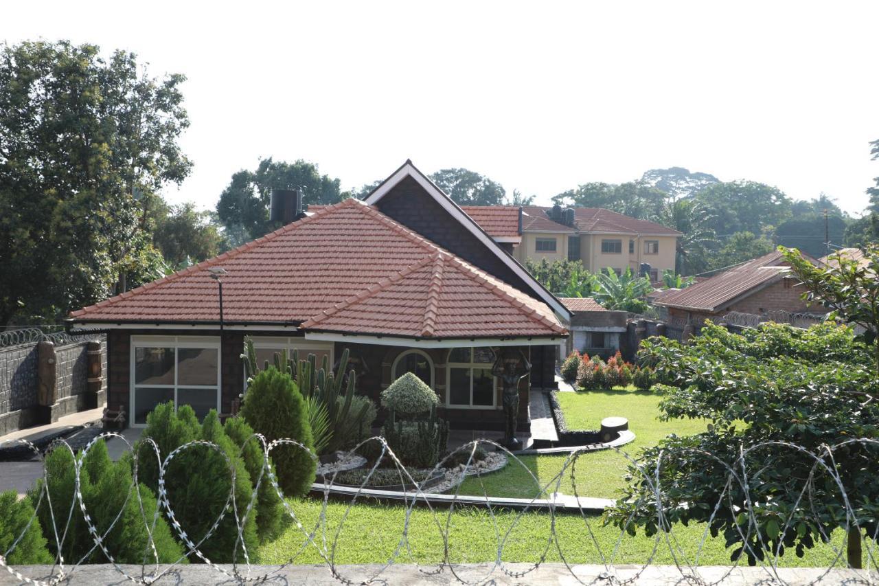 Stallion Place - Bed And Breakfast คัมพาลา ภายนอก รูปภาพ