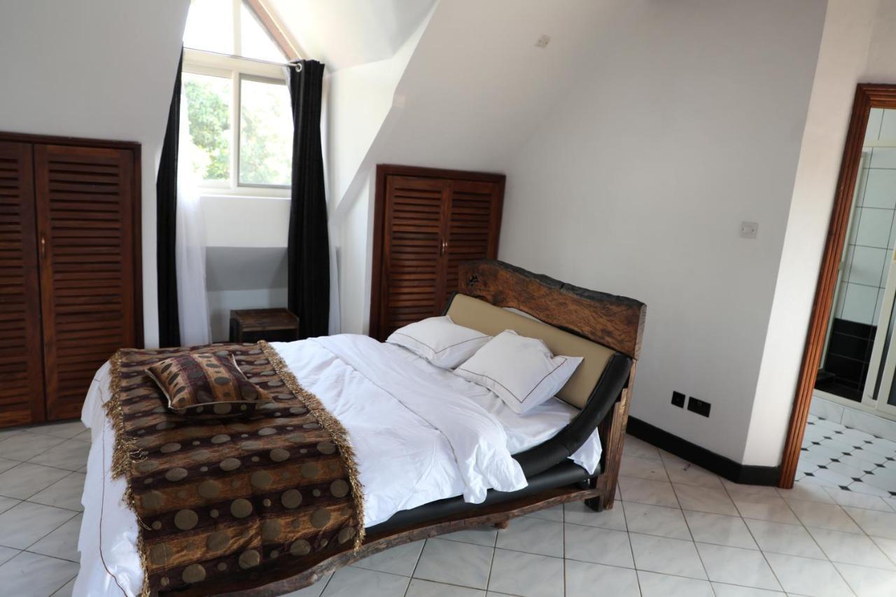 Stallion Place - Bed And Breakfast คัมพาลา ภายนอก รูปภาพ